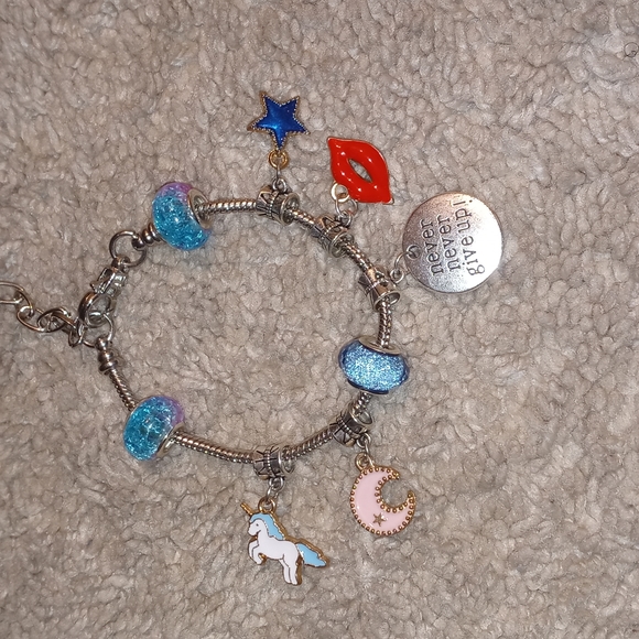 Charm bracelets - Picture 1 of 1